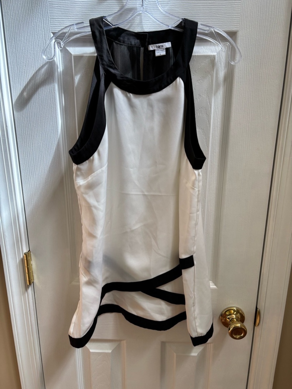 Bar lll White and Black Sleeveless Contrast Shift Top, Size L, EUC